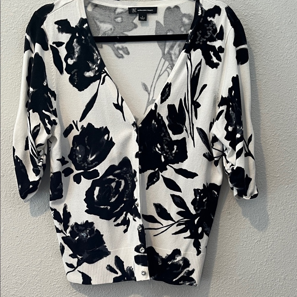 INC International Cardigan
Floral print Button-Front , sequined
Sz L